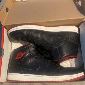 Air Jordan 1 mid retro red/black